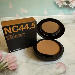 MAC Cosmetics Studio Fix Powder Plus Foundation - NC44.5